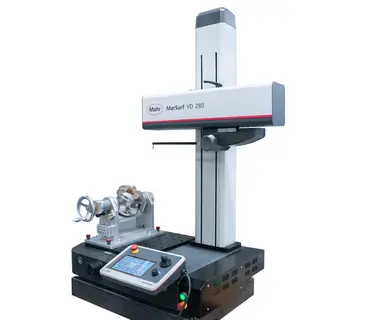 MES 为 MarSurf 系列的粗糙度和轮廓测量站开发了一种手动旋转装置。