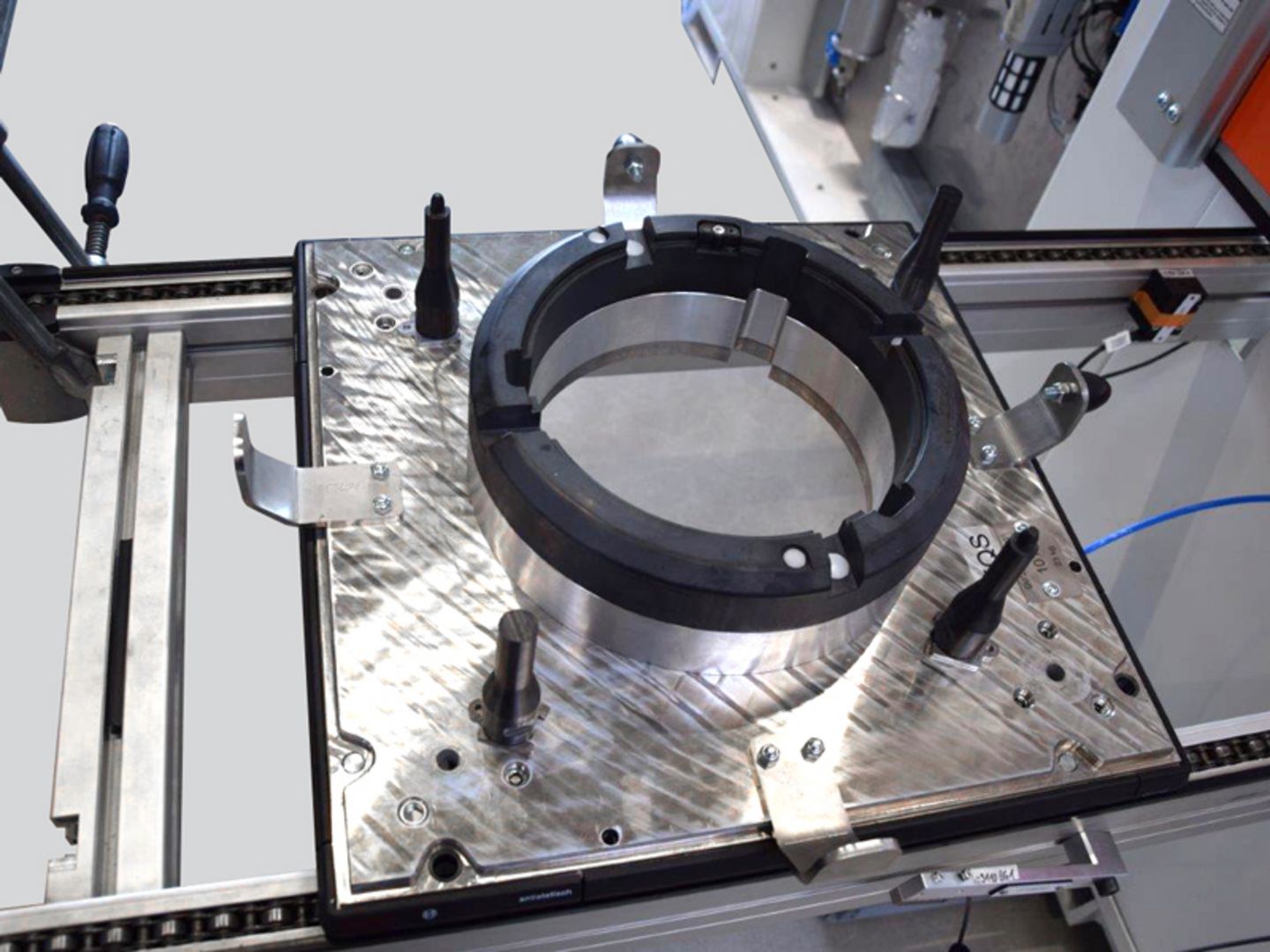 运输工件的特殊载体